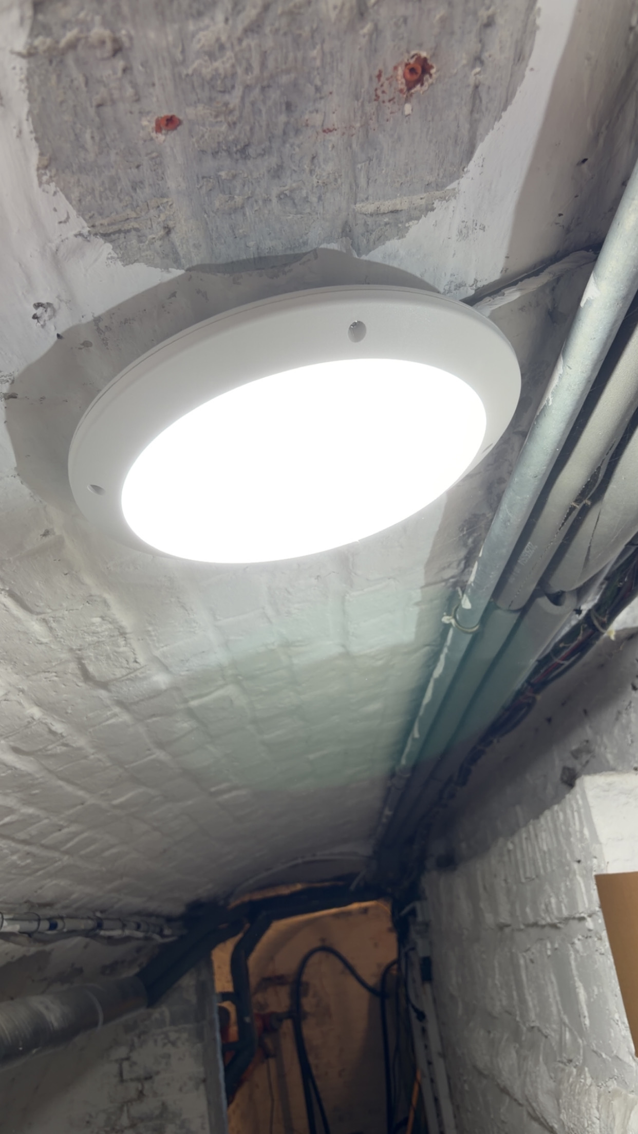 Remplacement de luminaires dans la cave